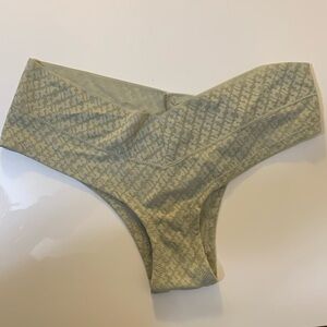 Skim’s size small/SOLD OUT